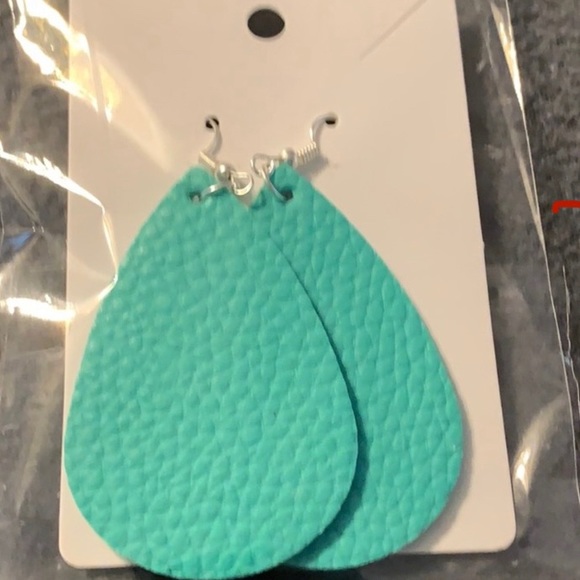 Accessories - Faux leather earrings